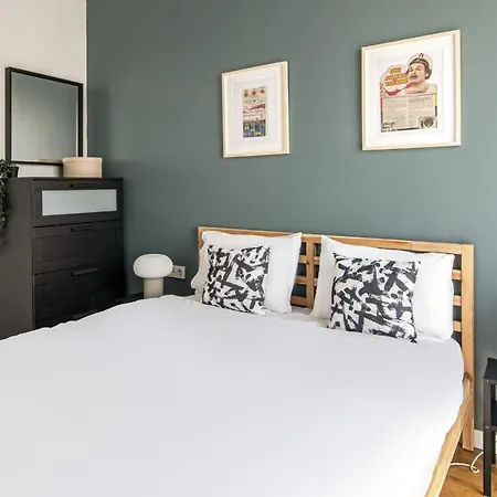 Modern Flat In Istanbul, 10 Min To Airport Metro Appartamento Provincia di Istanbul